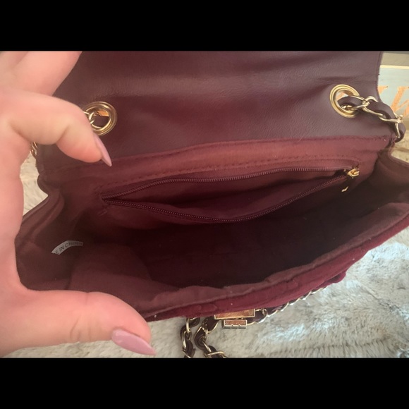 Deep purple velvet cross over bag - Picture 3 of 3